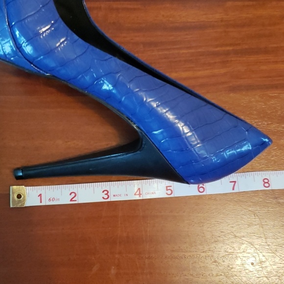 G by Guess royal blue shoe with black heels. - Picture 3 of 6